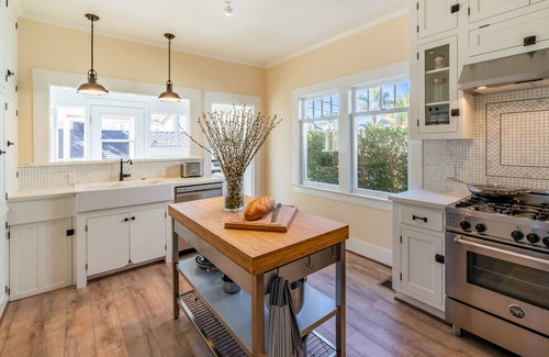 East Beach House | The Sea Captain's House - Coastal East Beach Luxury
