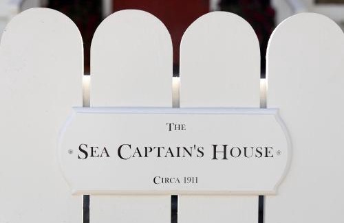 East Beach Villa | The Sea Captains House by Paradise Retreats