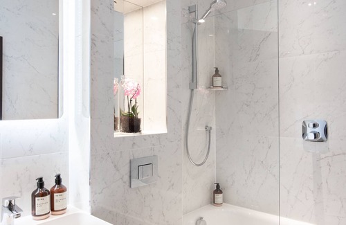 South Richmond Hotel | The Selwyn Hotel