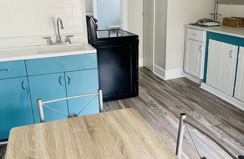 North Wildwood House | The Shore Shack - Adorable, Cozy, 2 Bed N Wildwood! Dog Friendly! 2nd floor unit