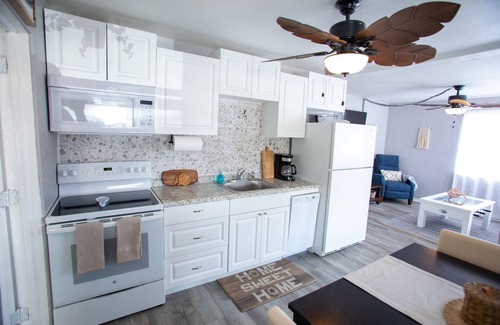 Melinda Cook Cottage | The Shores Beach Cottage - a Short Walk from the Sand - Daytona Beach Shores