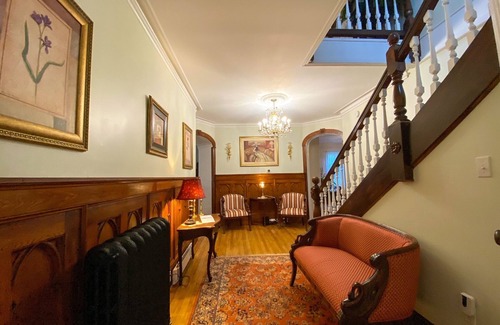 North Sydney Bed & Breakfast | The Sleeping Swan B&B