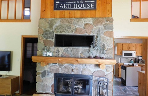 Backus Cabin | The Sooner by the Lake