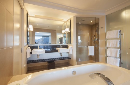 Queenstown City Centre Hotel | The Spire Hotel Queenstown
