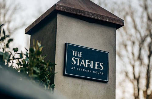Glenisla Villa | The Stables - unique conversion with hot tub!