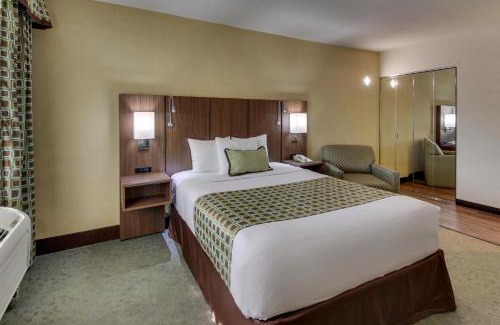 Old Monterey Hotel | The Stevenson Monterey