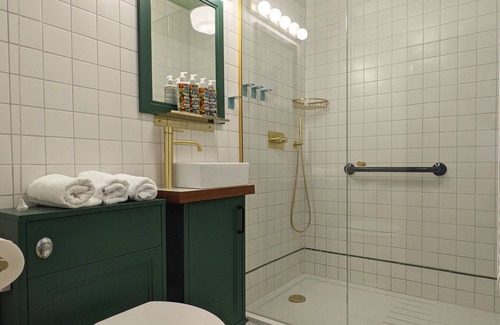 Hove Hotel | The Stirling Arms
