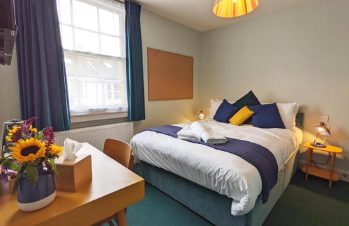 Hove Hotel | The Stirling Arms Pub & Rooms