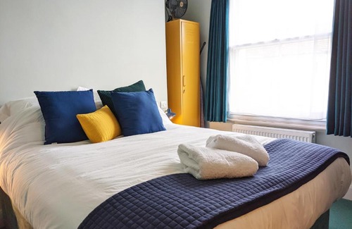 Hove Hotel | The Stirling Arms Pub & Rooms