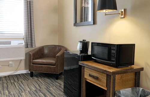 Lake George Hotel | The Stone Gate Resort