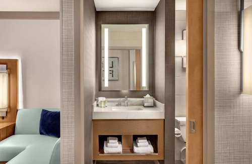 Gateway District Resort | The STRAT Hotel, Casino & Tower