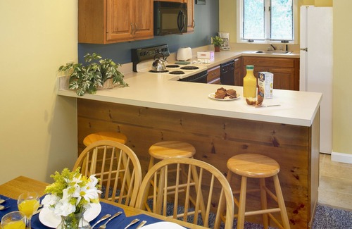 Laconia Hotel | The Summit Resort