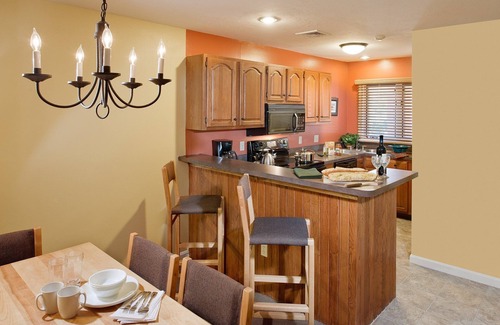 Laconia Hotel | The Summit Resort