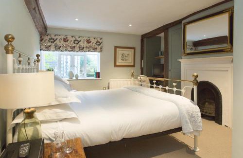 Dedham Hotel | The Sun Inn