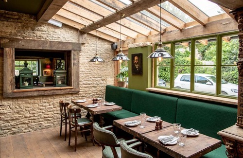 Ascott-under-Wychwood Hotel | The Swan Inn
