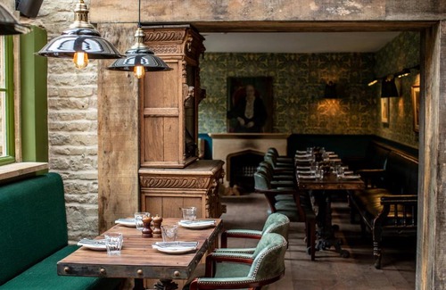Ascott-under-Wychwood Hotel | The Swan Inn