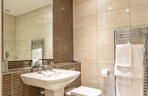City Centre Hotel | The Swans Nest Hotel