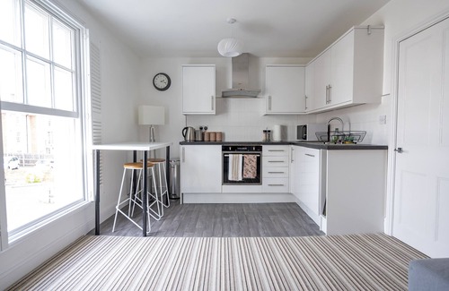 City Centre House | The Teapot Cottage 🫖 in Town Centre.