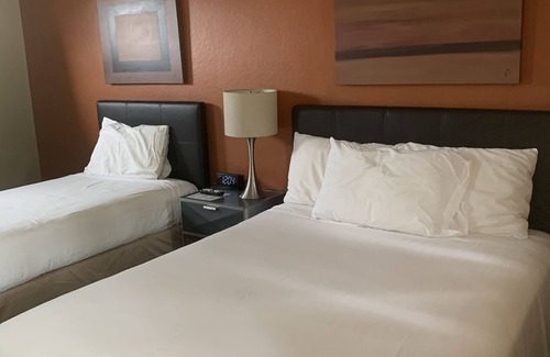 Alma Hotel | The Triangle Motel