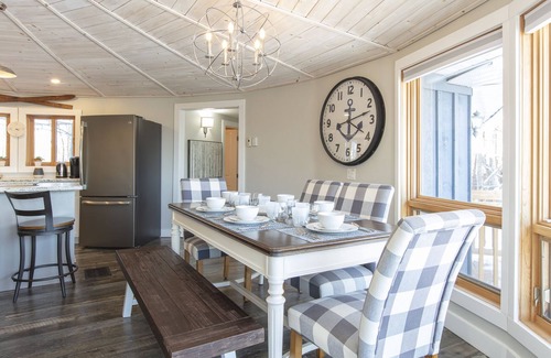 Huntsville House | The Triple Round House, In The Heart Of Hidden Valley Ski Hill & Peninsula Lake
