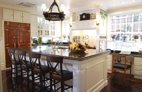 Copacabana Villa | The Villa in Copacabana - 8 Bedrooms/Private POOL/CHEF