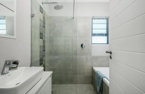 Port Elizabeth House | The Village 31