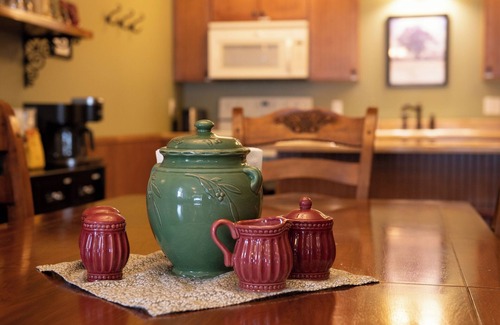 Redwood Falls House | The Vintage Inn - Hidden Gem!