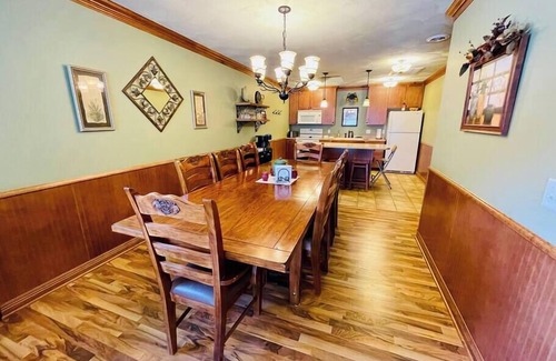 Redwood Falls House | The Vintage Inn - Hidden Gem!