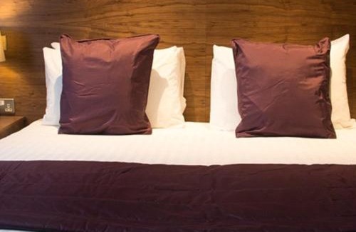 Swindon Hotel | The White Hart