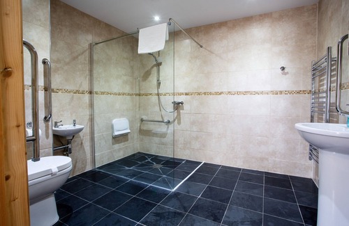 West Quantoxhead Hotel | The Windmill Inn