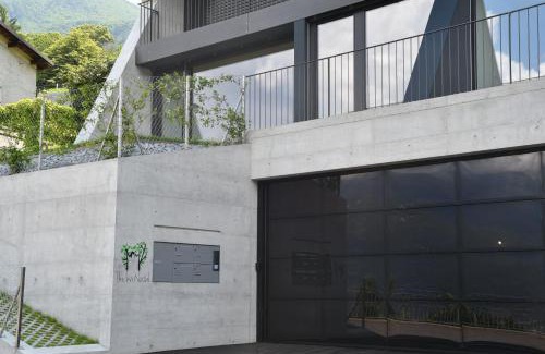 Bellinzona House | The Window