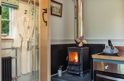 Saint Columb Major Cabin | The Wriggly Tin & Baa Spa at Tregoose Old Mill