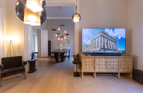 Plaka Apartment | Theion Estate