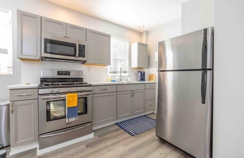 Morgantown Apartment | This apartment is a 0 bedroom(s), 1 bathrooms, located in Morgantown, WV.