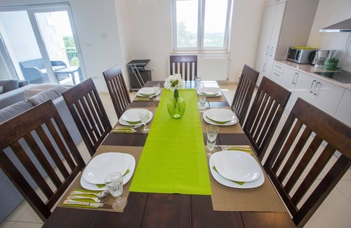 Rojci Apartment | Three-Bedroom Apartment Sunce No.3 with Shared Pool