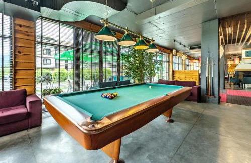 Razlog Apartment | Three Mountains Penthouse Apartment 647