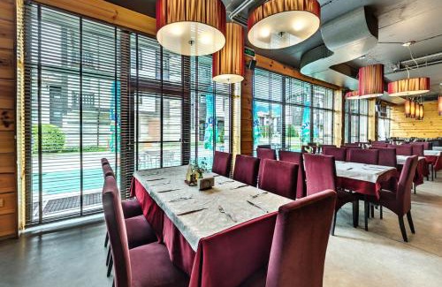 Razlog Apartment | Three Mountains Penthouse Apartment 647