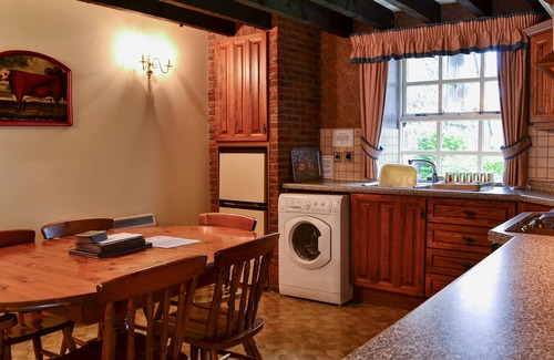 Akeld Cottage | Timberwick Green-MED