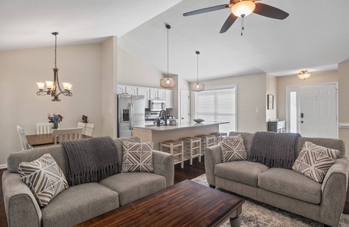 Northeast Raleigh House | Time To Relax in Raleigh