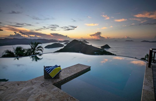 West End Villa | Tingalayo is a private villa for 12 with 270 degree breathtaking views.