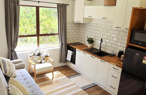 Alofi House | Tiny Grove