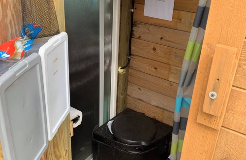 Shipshewana Boat Rental | Tiny Houseboat