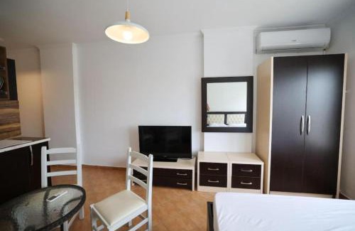 Durres Apartment | Tirent Apartment-Beachfront Studio at Shkëmbi i Kavajës