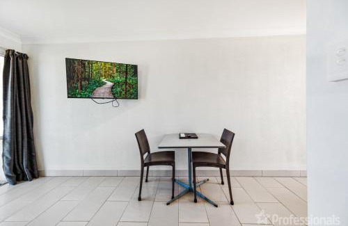 Emu Park Apartment | Top Level Studio 17 Endeavour