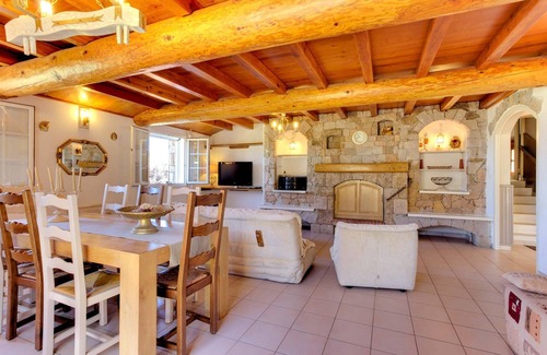 Alata Apartment | TOP OF VILLA, QUIET, BETWEEN EARTH AND SEA, 10 Min from AJACCIO