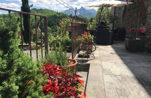 Gassano House | Torre dei Medici luxury villa, pool, wifi, parking, view, near Cinque Terre
