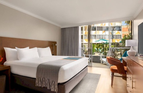 Mission Valley West Hotel | Town and Country San Diego