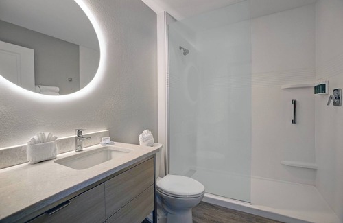 Glendale Sports and Entertainment District Hotel | TownePlace Suites by Marriott Phoenix Glendale Sports & Entertainment District