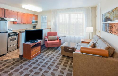 Livonia Hotel | TownePlace Suites by Marriott Detroit Livonia