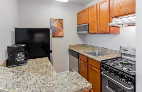 Livonia Hotel | TownePlace Suites by Marriott Detroit Livonia